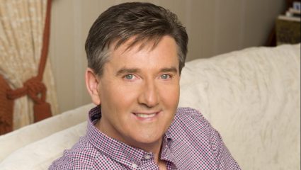 Daniel ODonnell singer sitting Minot Hostfest