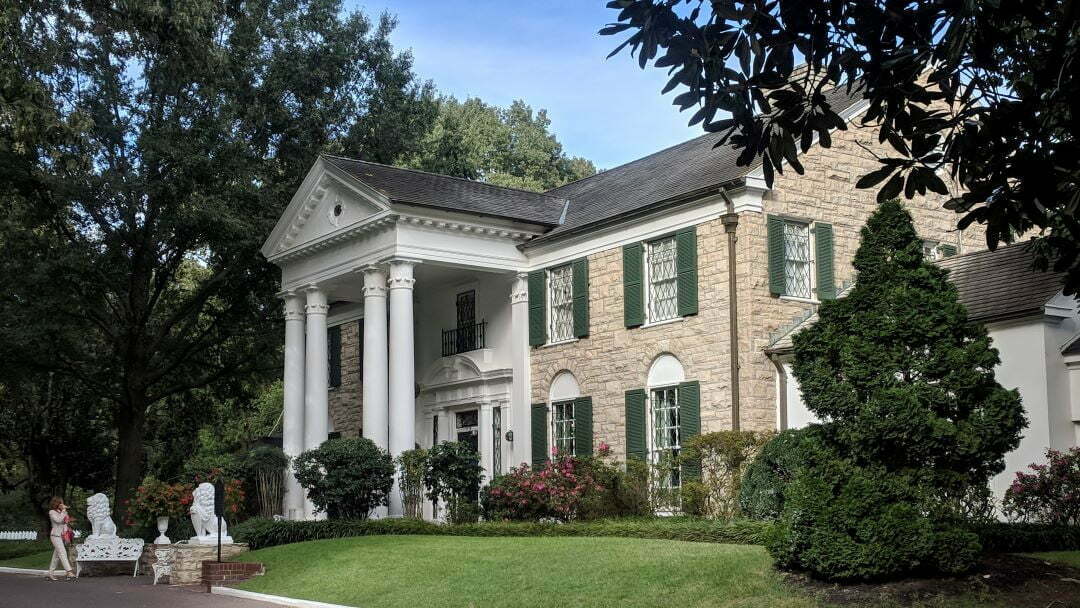 front of Graceland Mansion Nashville Branson Memphis Dollywood
